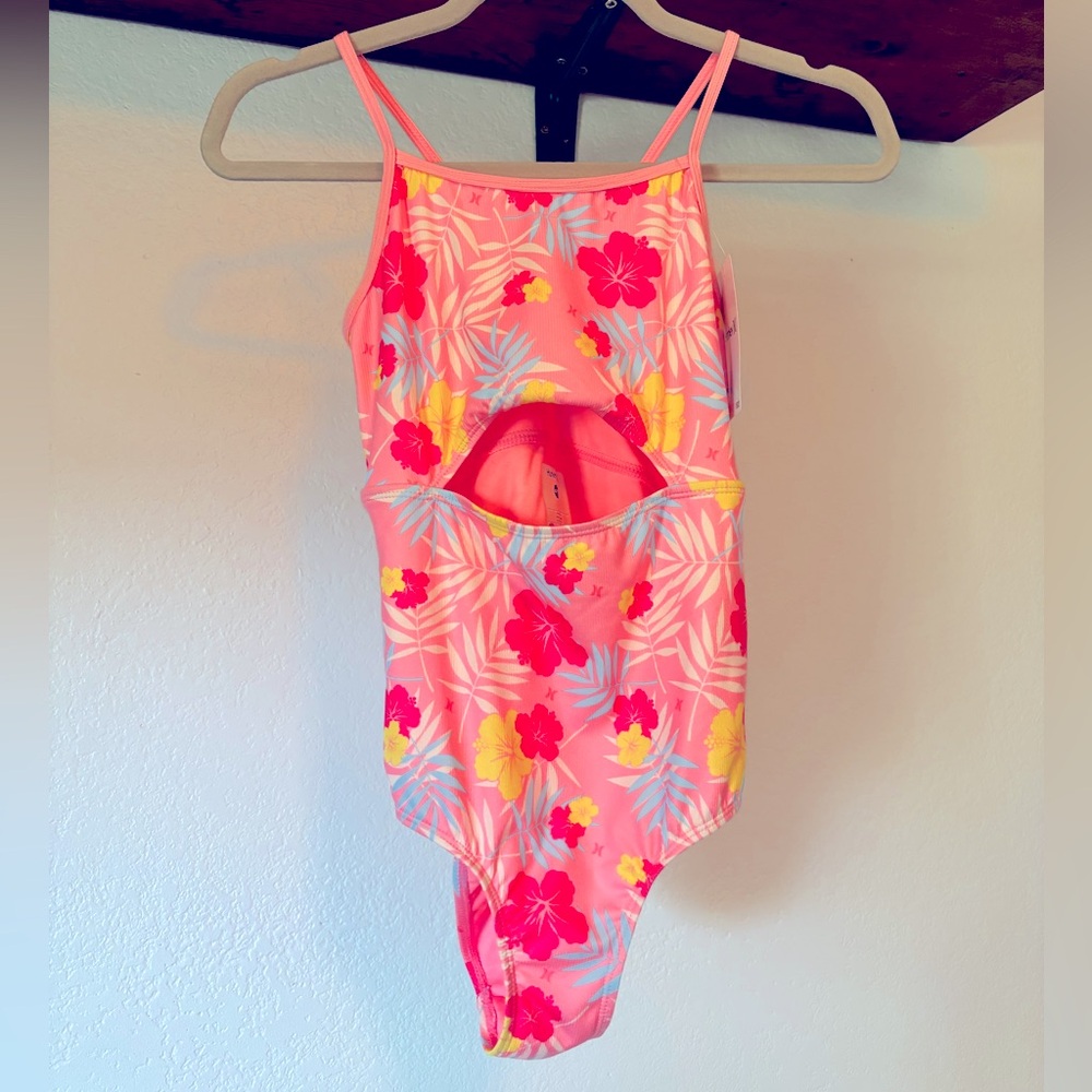 One piece swim suit